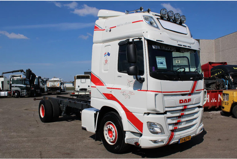 DAF CF 370 + euro 6 + ssc + full option - Camión chasis: foto 2 DAF CF 370 + euro 6 + ssc + full option - Camión chasis: foto 2