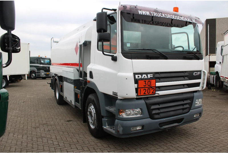 DAF CF 85.430 + PUMP/METERS + 4 COMPART / 15.000 LITER + COMPLETE SYSTEM WORKING - Camión cisterna: foto 2 DAF CF 85.430 + PUMP/METERS + 4 COMPART / 15.000 LITER + COMPLETE SYSTEM WORKING - Camión cisterna: foto 2