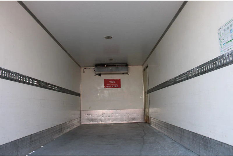 Iveco Eurocargo 140E + CARRIER + MANUAL + ATP!! LIFT + EURO 5 - Camión frigorífico: foto 5 Iveco Eurocargo 140E + CARRIER + MANUAL + ATP!! LIFT + EURO 5 - Camión frigorífico: foto 5