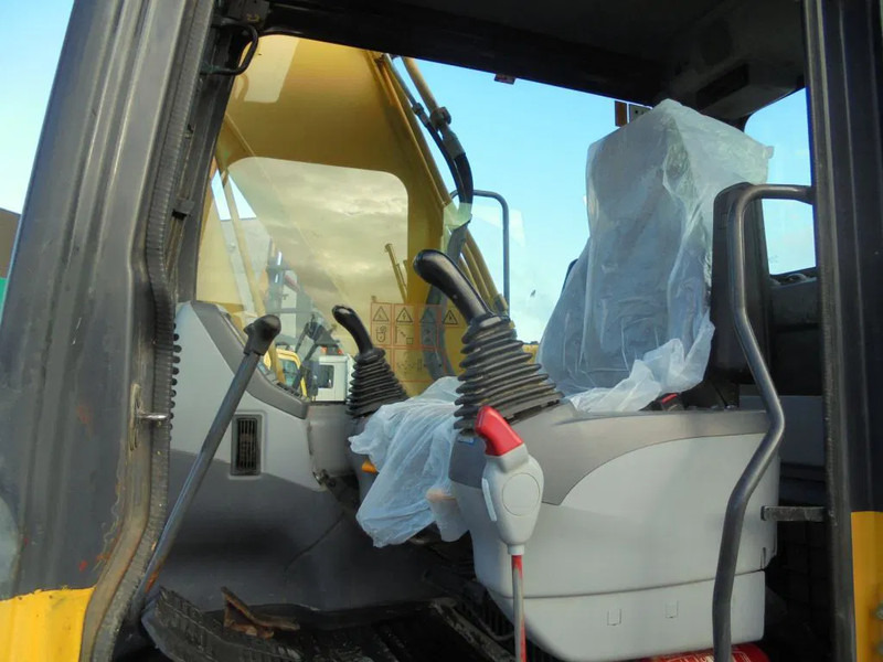 Komatsu PC180LC7K Galeo + Bucket + Hamer functie - Excavadora de cadenas: foto 4 Komatsu PC180LC7K Galeo + Bucket + Hamer functie - Excavadora de cadenas: foto 4