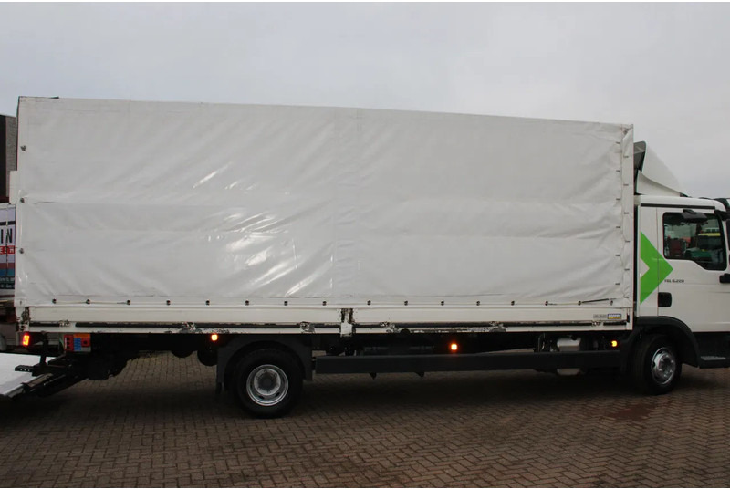 MAN TGL 8.220 + EURO 6 + LIFT - Camión caja cerrada: foto 4 MAN TGL 8.220 + EURO 6 + LIFT - Camión caja cerrada: foto 4