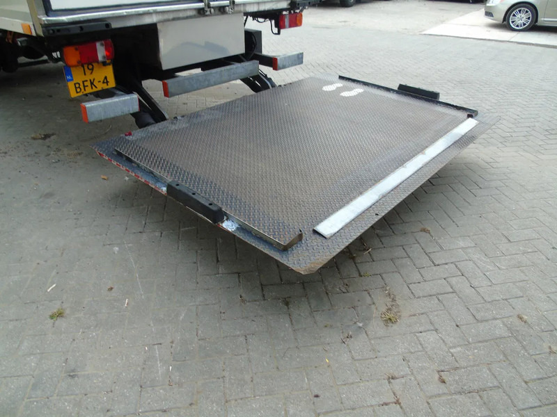 Camión caja cerrada MAN TGM 12.250 + EURO 6 + LIFT: foto 15 Camión caja cerrada MAN TGM 12.250 + EURO 6 + LIFT: foto 15