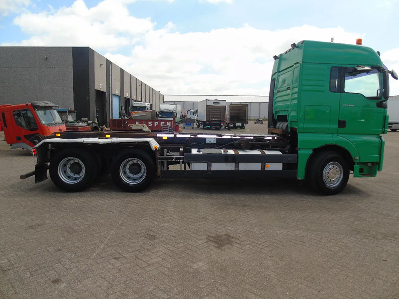 MAN TGX 28.480 + 6X2 + MANUAL - Camión con equipo de cable: foto 3 MAN TGX 28.480 + 6X2 + MANUAL - Camión con equipo de cable: foto 3