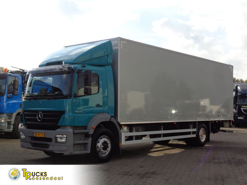 Mercedes-Benz AXOR 1823 + Dhollandia Lift - Camión caja cerrada: foto 1 Mercedes-Benz AXOR 1823 + Dhollandia Lift - Camión caja cerrada: foto 1