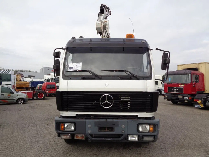 Mercedes-Benz SK 2433 SK 2433 + Semi-Auto + PTO + PM Serie 14 Crane + 3 pedals - Camión grúa: foto 2 Mercedes-Benz SK 2433 SK 2433 + Semi-Auto + PTO + PM Serie 14 Crane + 3 pedals - Camión grúa: foto 2