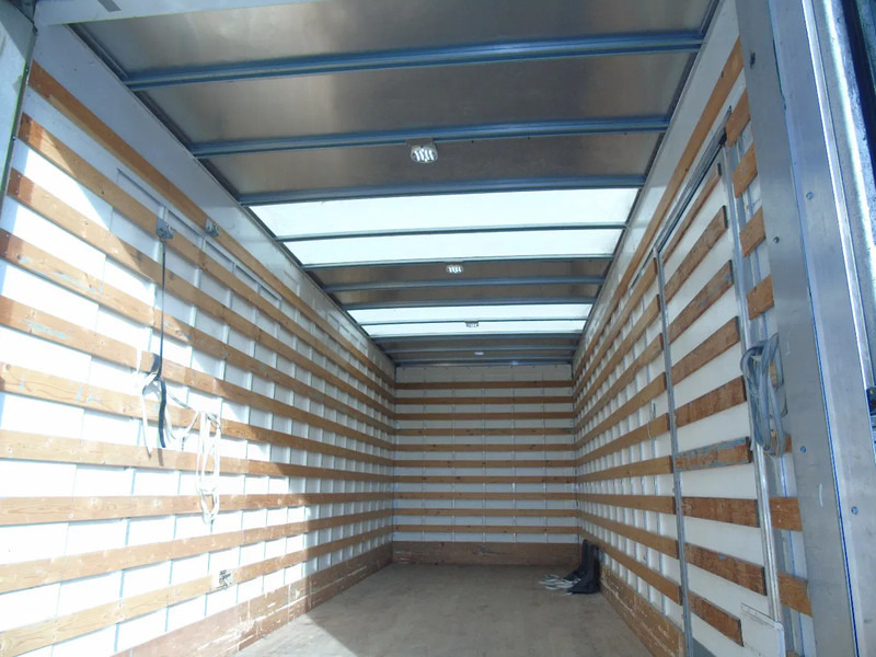 Renault D 12.220 + SPECIAL LIFT 2 etage + EURO 6 - Camión caja cerrada: foto 4 Renault D 12.220 + SPECIAL LIFT 2 etage + EURO 6 - Camión caja cerrada: foto 4