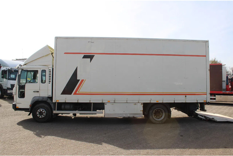 Volvo FL 6.250 +EURO 2 + MANUAL + LIFT - Camión caja cerrada: foto 4 Volvo FL 6.250 +EURO 2 + MANUAL + LIFT - Camión caja cerrada: foto 4
