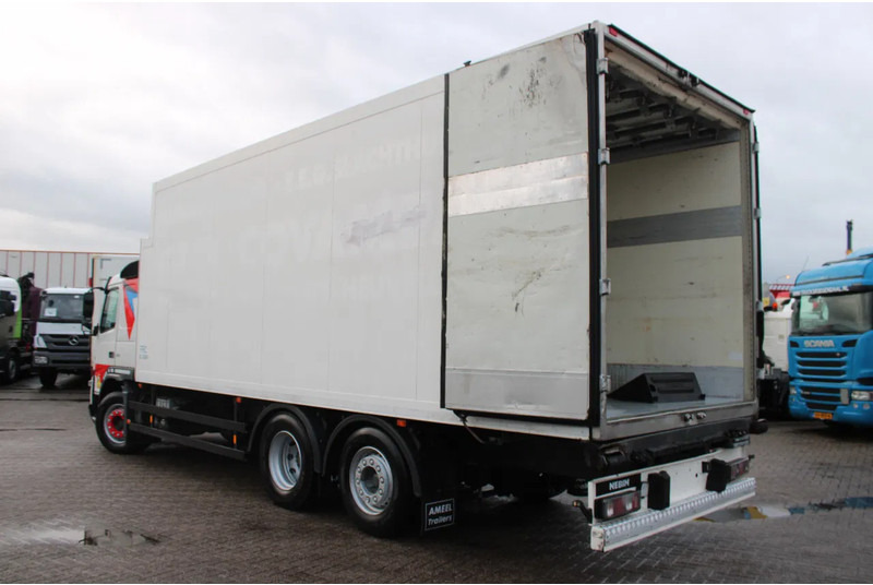Volvo FMX 370 + EURO 5 + CARRIER + meat + 6x2 + atp - Camión frigorífico: foto 5 Volvo FMX 370 + EURO 5 + CARRIER + meat + 6x2 + atp - Camión frigorífico: foto 5