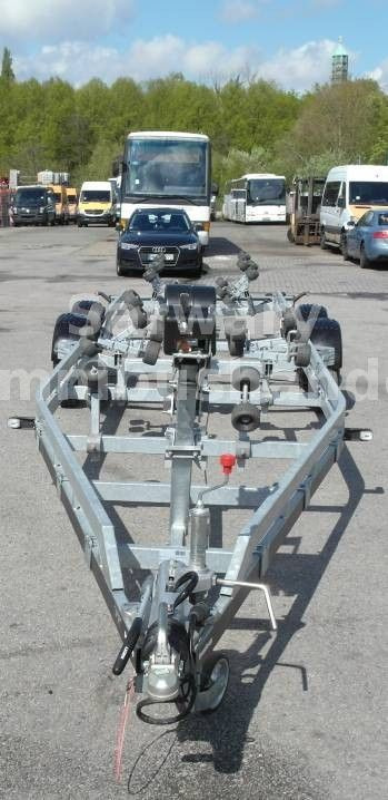 Brenderup Premiun 303500-SRX Bootsanhänger 3500 KG,Boot 9m - Remolque para barco: foto 1 Brenderup Premiun 303500-SRX Bootsanhänger 3500 KG,Boot 9m - Remolque para barco: foto 1