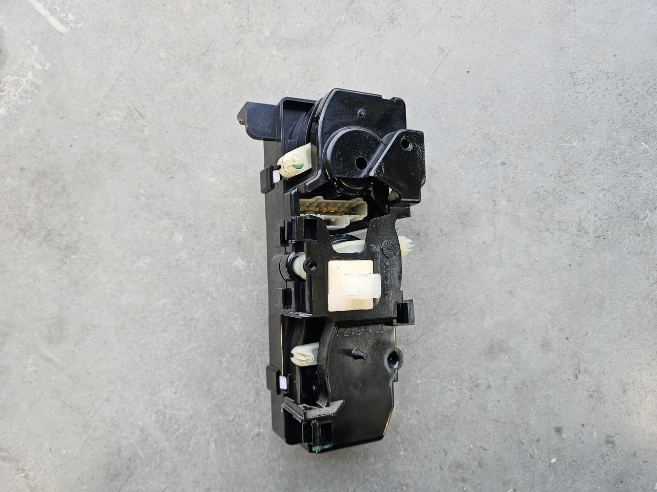 MERCEDES-BENZ ATEGO EURO 6 / HEATER PANEL / A9678200197 - Calefacción/ Ventilación: foto 3 MERCEDES-BENZ ATEGO EURO 6 / HEATER PANEL / A9678200197 - Calefacción/ Ventilación: foto 3