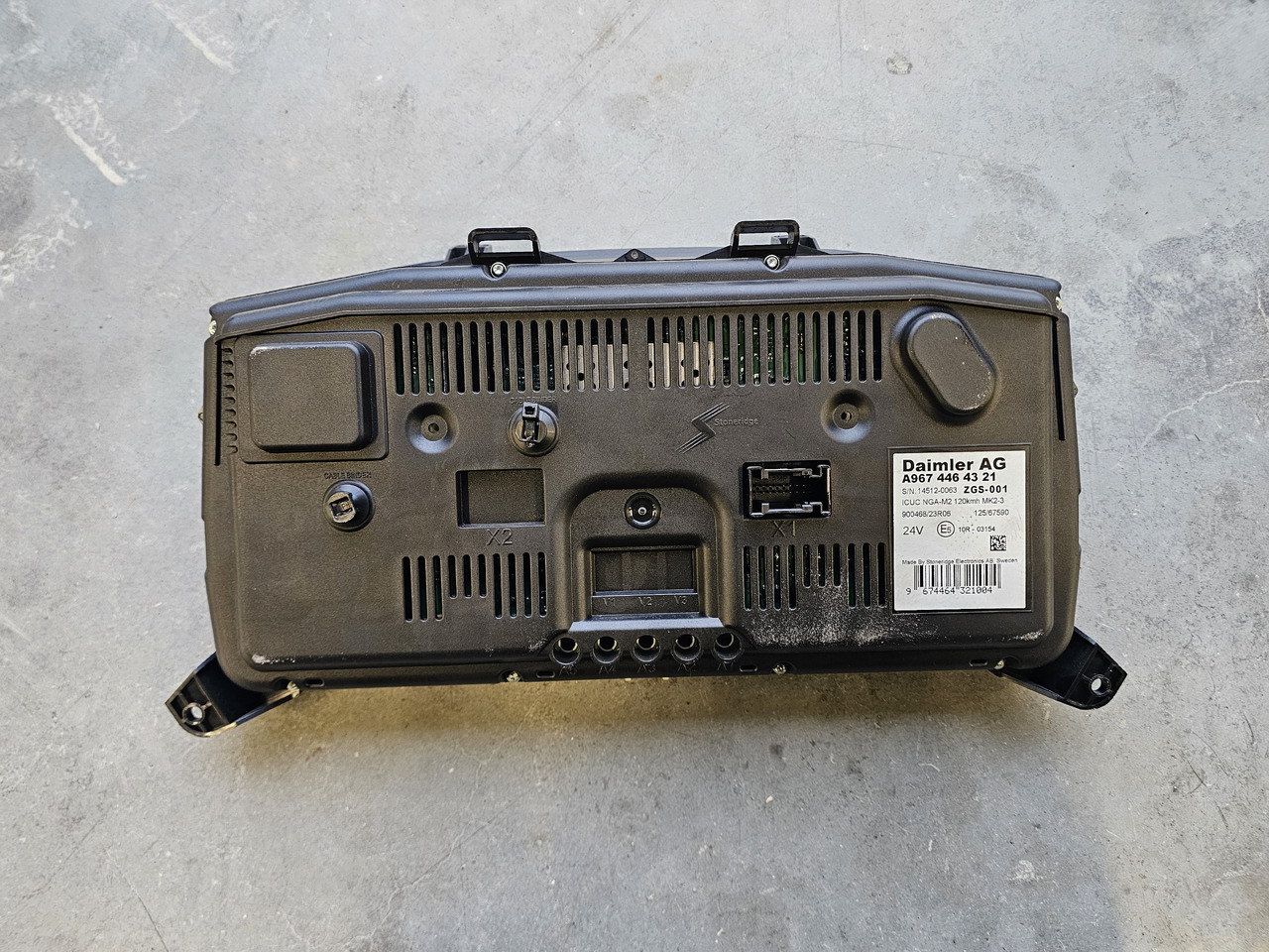 MERCEDES-BENZ ATEGO EURO 6 / DASHBOARD COUNTER / A9674464321 ZGS-001 - Piezas de recambio: foto 3 MERCEDES-BENZ ATEGO EURO 6 / DASHBOARD COUNTER / A9674464321 ZGS-001 - Piezas de recambio: foto 3