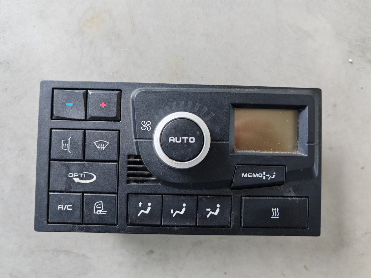 RENAULT RANGE T / AC CONTROL PANEL / 22247443 - Pieza de aire acondicionado: foto 1 RENAULT RANGE T / AC CONTROL PANEL / 22247443 - Pieza de aire acondicionado: foto 1