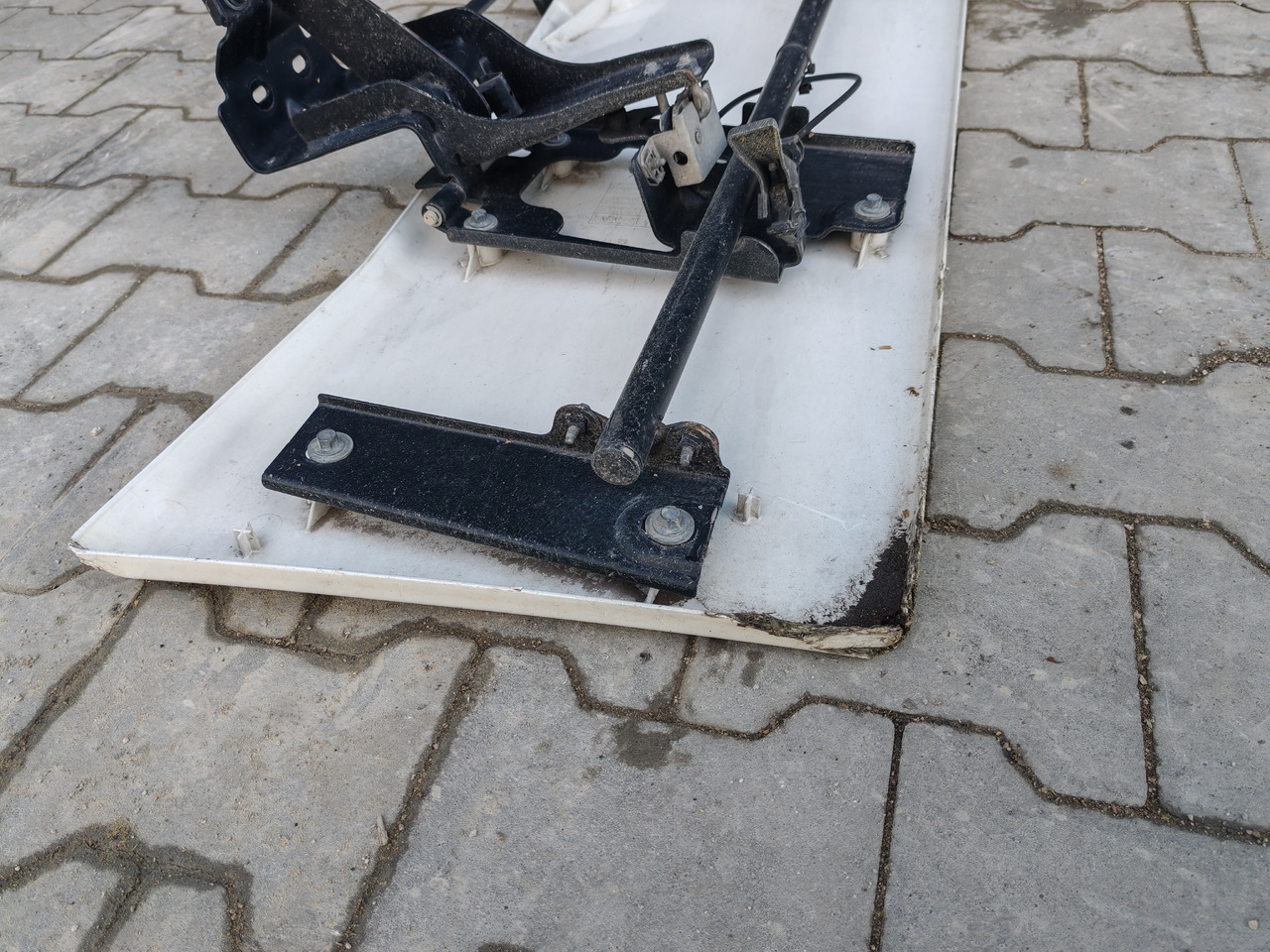 RENAULT RANGE T EURO 6 / HIGH CAB / RIGHT SPOILER - Aerodinámica/ Spoiler: foto 5 RENAULT RANGE T EURO 6 / HIGH CAB / RIGHT SPOILER - Aerodinámica/ Spoiler: foto 5