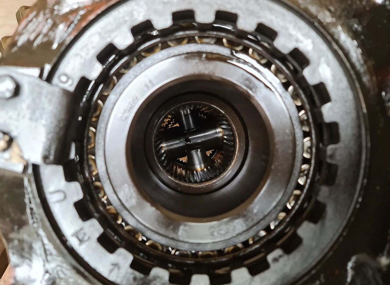 RENAULT VOLVO DIFFERENTIAL DIFF / MS17X RSS1344C 2,64 37/14 / WORLDWIDE DELIVERY - Transmisión para Camión: foto 4 RENAULT VOLVO DIFFERENTIAL DIFF / MS17X RSS1344C 2,64 37/14 / WORLDWIDE DELIVERY - Transmisión para Camión: foto 4