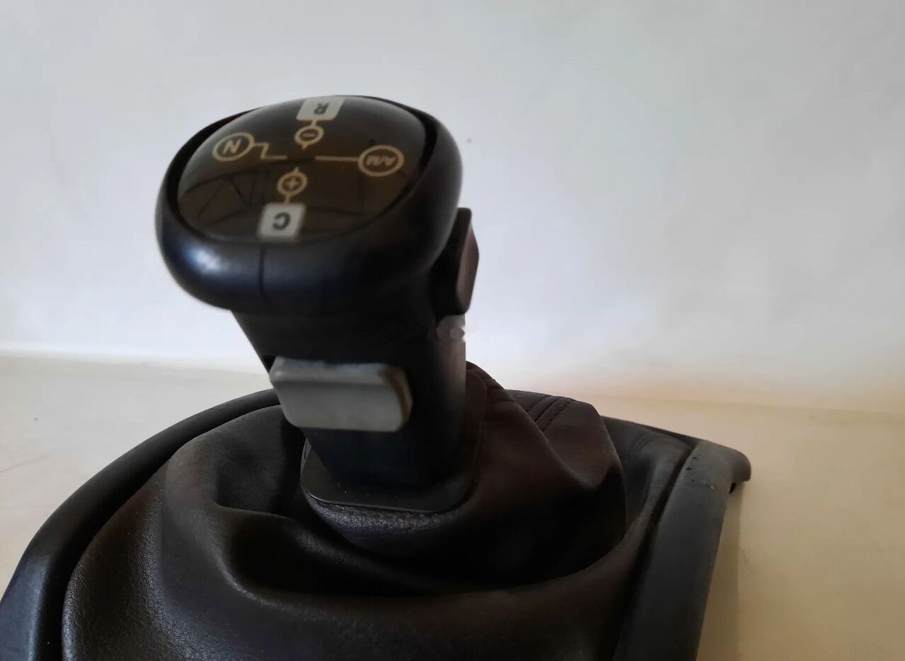 Renault Joystick lewarek zmiany biegów RENAULT MAGNUM DXI 12 Renault truck - Caja de cambios para Camión: foto 3 Renault Joystick lewarek zmiany biegów RENAULT MAGNUM DXI 12 Renault truck - Caja de cambios para Camión: foto 3