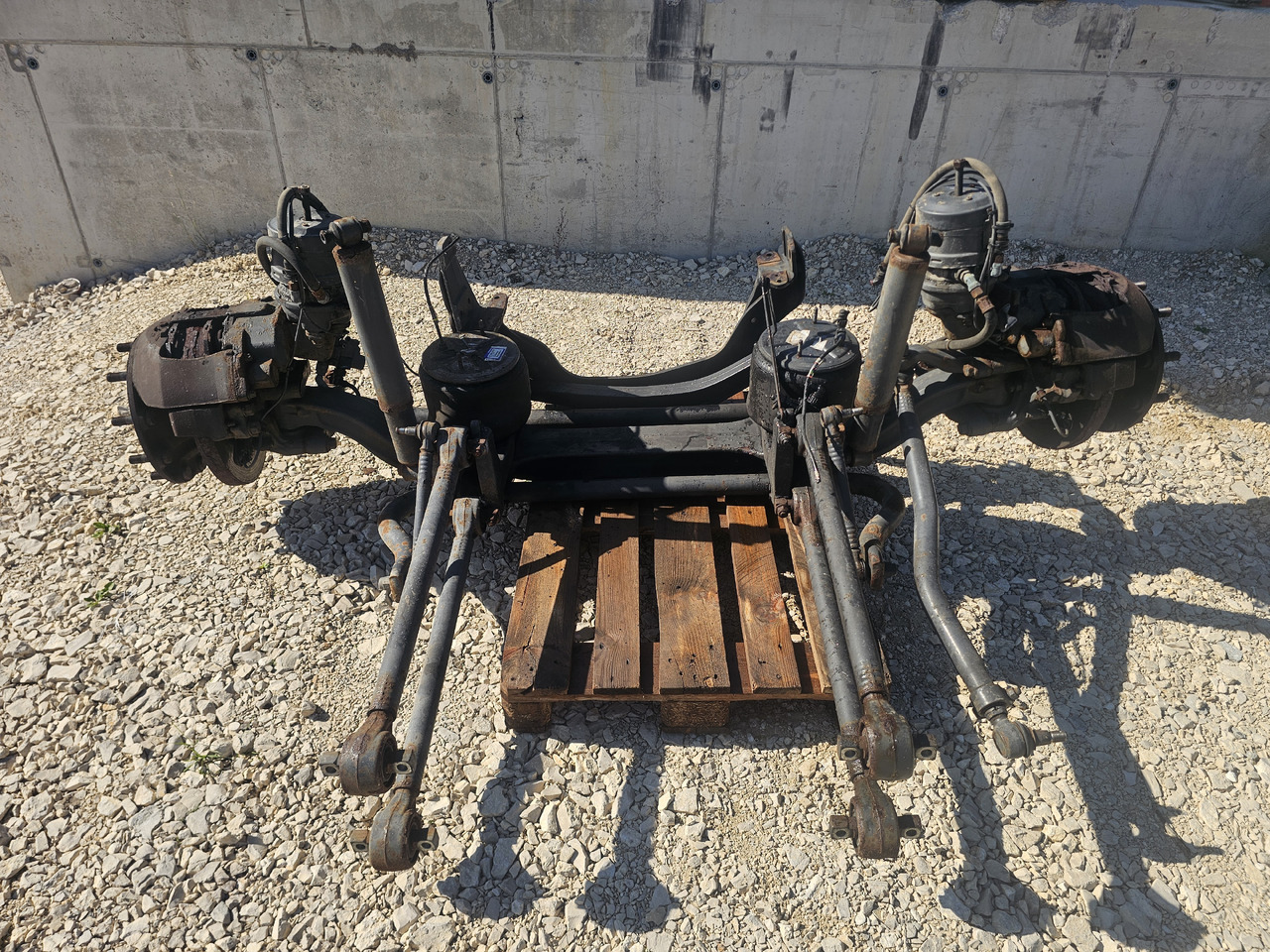 VOLVO FH FM / FRONT AIR SUNSPENSION - Eje delantero: foto 2 VOLVO FH FM / FRONT AIR SUNSPENSION - Eje delantero: foto 2