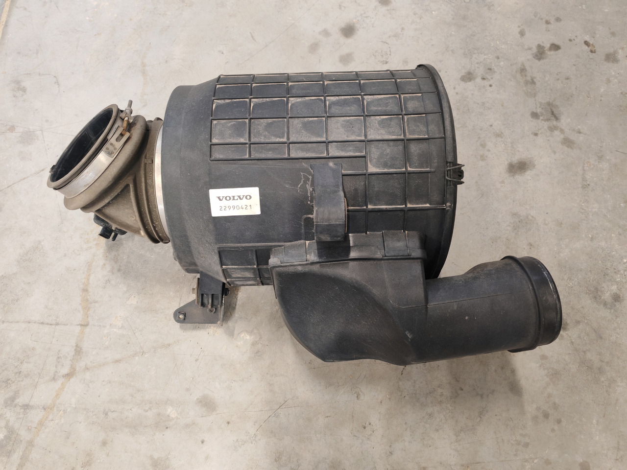 VOLVO FH5 FM5 EURO 6 / COMPLETE AIR FILTER / 22990421 - Filtro de aire: foto 2 VOLVO FH5 FM5 EURO 6 / COMPLETE AIR FILTER / 22990421 - Filtro de aire: foto 2