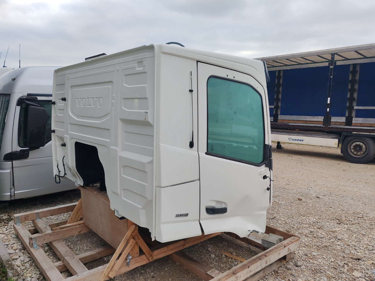 VOLVO FM5 FMX LOW DAY CAB CABINE / COLOR: 91107 / BRAND NEW - Cabina: foto 5 VOLVO FM5 FMX LOW DAY CAB CABINE / COLOR: 91107 / BRAND NEW - Cabina: foto 5