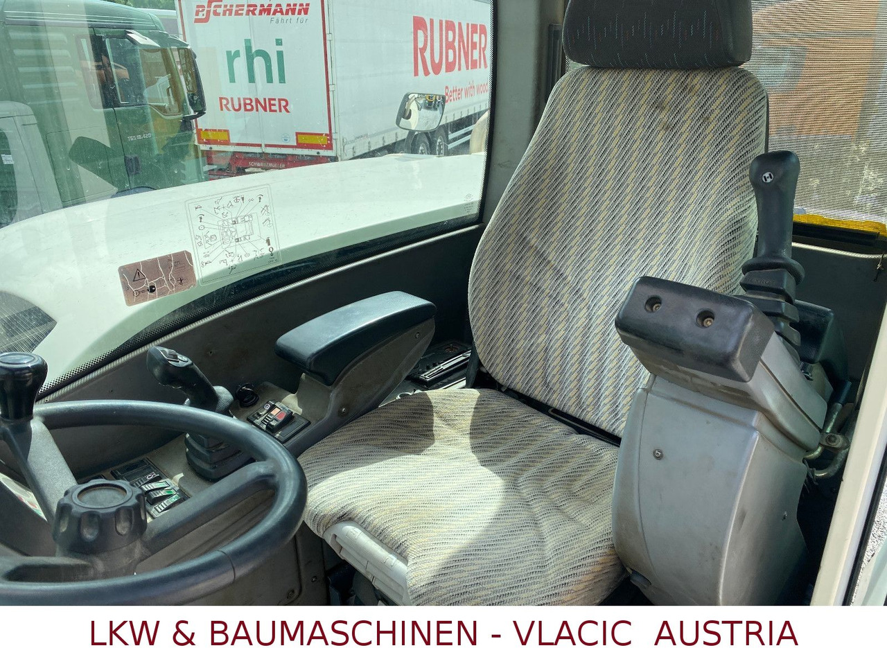 Terex TW 110 Mobilbagger inkl.4Löffeln - Excavadora de ruedas: foto 4 Terex TW 110 Mobilbagger inkl.4Löffeln - Excavadora de ruedas: foto 4