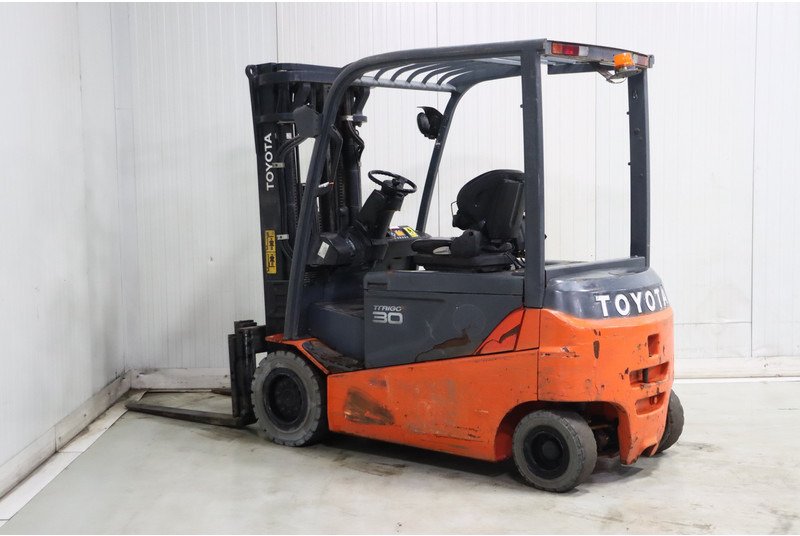 Toyota 8FBMT30 - Carretilla elevadora eléctrica: foto 5 Toyota 8FBMT30 - Carretilla elevadora eléctrica: foto 5