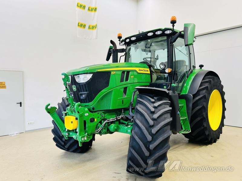 John Deere 6R 185 - Tractor: foto 1 John Deere 6R 185 - Tractor: foto 1