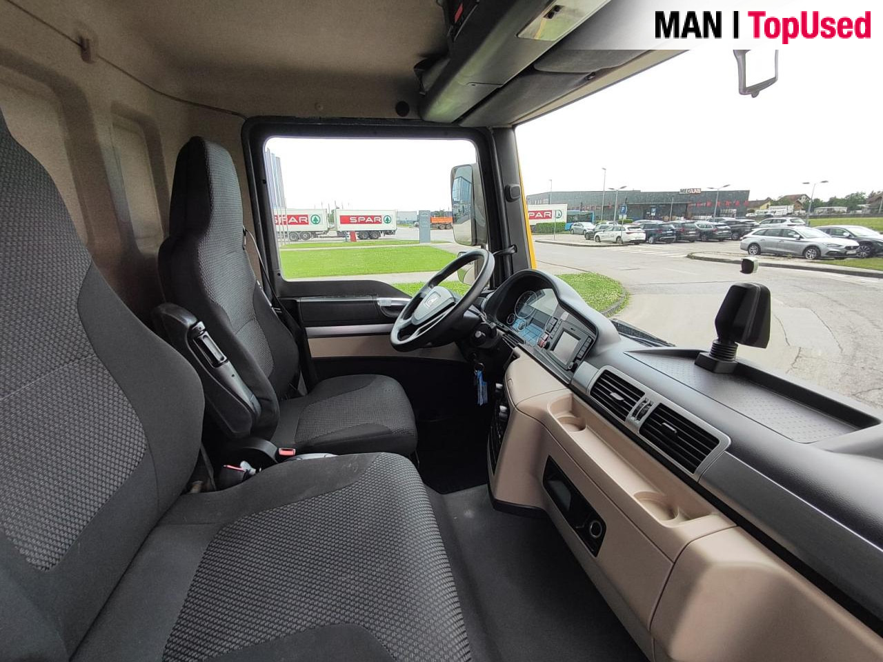 MAN TGM 18.290 4X2 BL - Camión caja cerrada: foto 2 MAN TGM 18.290 4X2 BL - Camión caja cerrada: foto 2