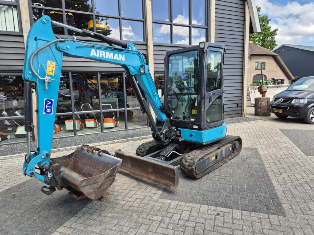 AIRMANN AX33U mididigger - Miniexcavadora: foto 2 AIRMANN AX33U mididigger - Miniexcavadora: foto 2