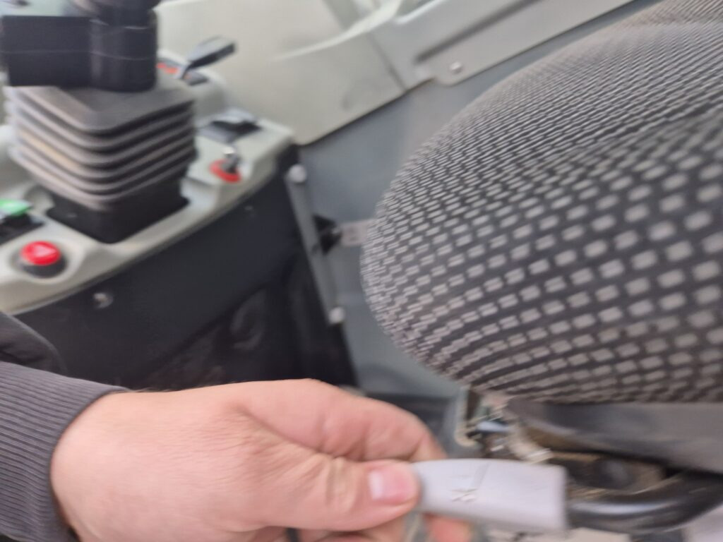 KRAMER KT276 - Manipulador telescópico: foto 5 KRAMER KT276 - Manipulador telescópico: foto 5