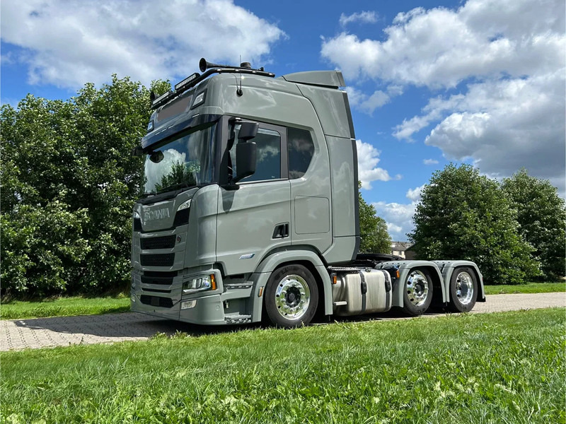 Scania R560 6x2/4 LB | 2023 | FULL AIR | RETARDER | PARK COOLER - Cabeza tractora: foto 1 Scania R560 6x2/4 LB | 2023 | FULL AIR | RETARDER | PARK COOLER - Cabeza tractora: foto 1