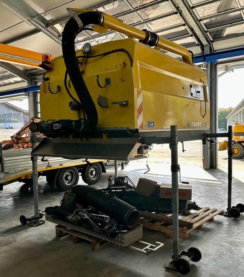 Unimog Aufbaukehrmaschine Trilety SK-370 - Piezas de recambio para Barredora vial: foto 4 Unimog Aufbaukehrmaschine Trilety SK-370 - Piezas de recambio para Barredora vial: foto 4
