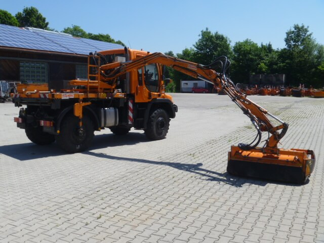 Unimog Aufbaumulcher Gilbers U4008TQ6EMP - Desbrozadora de brazo: foto 2 Unimog Aufbaumulcher Gilbers U4008TQ6EMP - Desbrozadora de brazo: foto 2