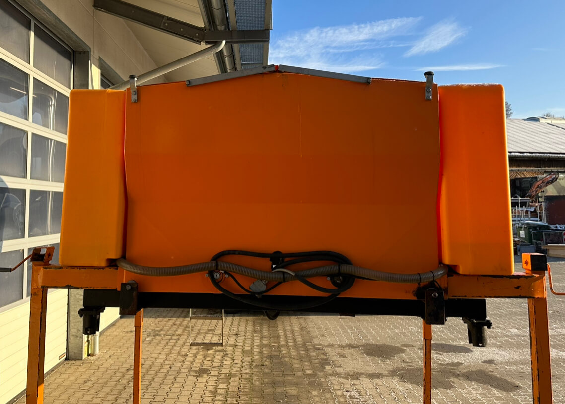Unimog Salzstreuer Gmeiner 4000TCFS - Esparcidor de sal: foto 5 Unimog Salzstreuer Gmeiner 4000TCFS - Esparcidor de sal: foto 5