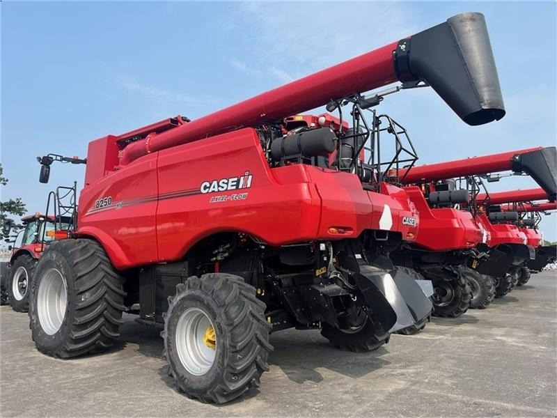 Case IH 8250 Axial-Flow New and unused combine - Cosechadora de granos: foto 2 Case IH 8250 Axial-Flow New and unused combine - Cosechadora de granos: foto 2