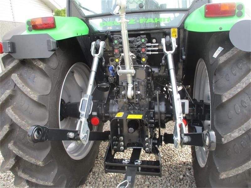 Deutz-fahr Agrofarm 115G with 30F+30R Hi-Lo and CreepGear - Tractor: foto 3 Deutz-fahr Agrofarm 115G with 30F+30R Hi-Lo and CreepGear - Tractor: foto 3