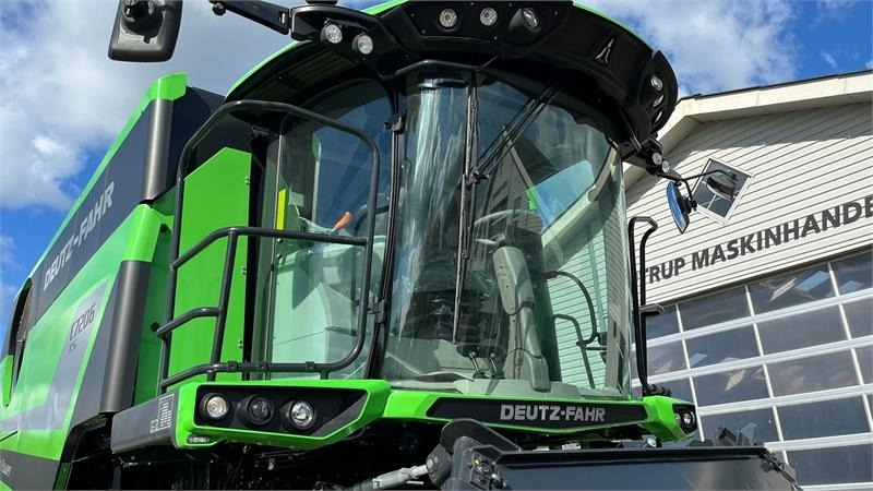 Cosechadora de granos Deutz-fahr C7206 With 24feed - 7.2m header. New and unused Co: foto 15