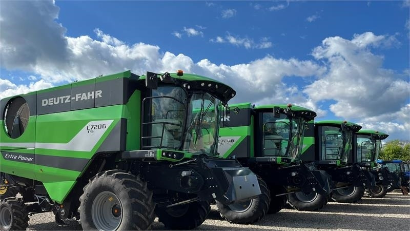 Deutz-fahr C7206 With 24feed - 7.2m header. New and unused Co - Cosechadora de granos: foto 1 Deutz-fahr C7206 With 24feed - 7.2m header. New and unused Co - Cosechadora de granos: foto 1