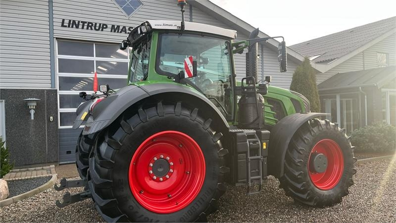 Tractor Fendt 933 Vario Profi Plus S4 med frontlift: foto 16