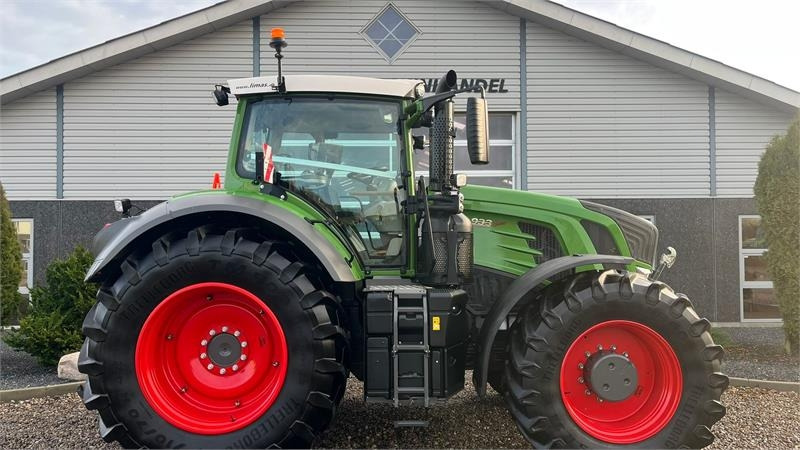 Tractor Fendt 933 Vario Profi Plus S4 med frontlift: foto 11