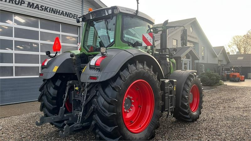 Tractor Fendt 933 Vario Profi Plus S4 med frontlift: foto 17