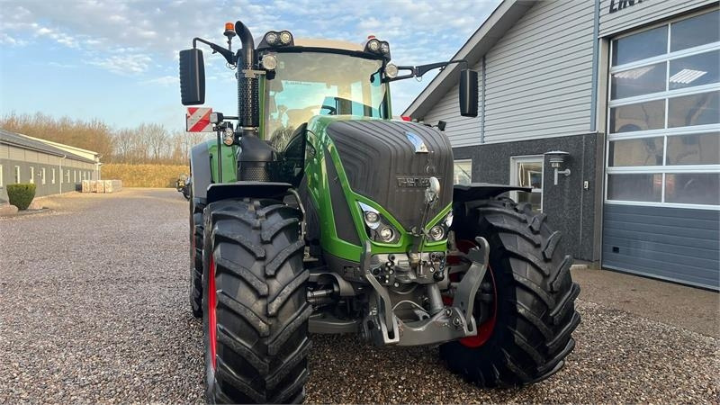 Tractor Fendt 933 Vario Profi Plus S4 med frontlift: foto 21
