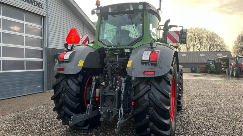 Tractor Fendt 933 Vario Profi Plus S4 med frontlift: foto 18