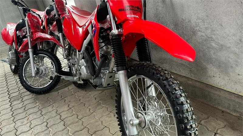 Honda CRF 125 F DEMO. Rigtig crosser med gear og kobling - Cuadrimoto: foto 4 Honda CRF 125 F DEMO. Rigtig crosser med gear og kobling - Cuadrimoto: foto 4