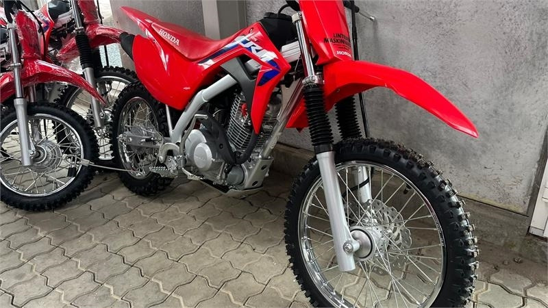 Honda CRF 125 F DEMO. Rigtig crosser med gear og kobling - Cuadrimoto: foto 3 Honda CRF 125 F DEMO. Rigtig crosser med gear og kobling - Cuadrimoto: foto 3