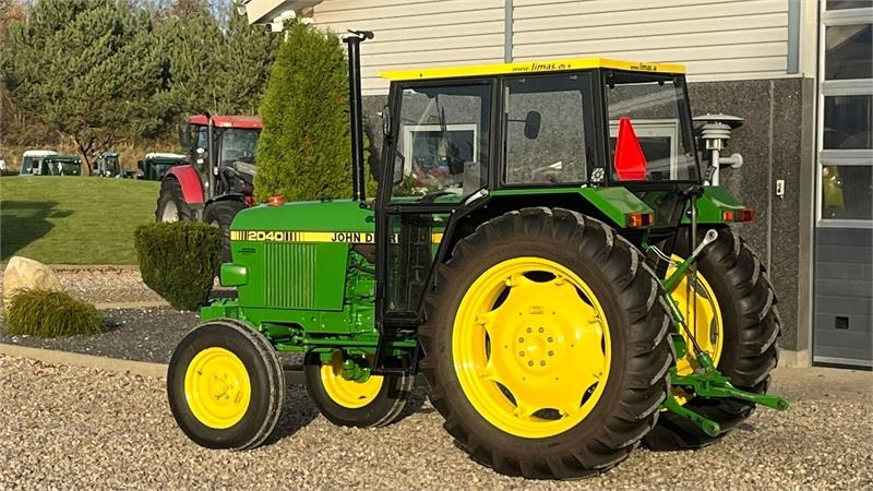 John Deere 2040 Med nye dæk hele vejen rundt - Tractor: foto 5 John Deere 2040 Med nye dæk hele vejen rundt - Tractor: foto 5