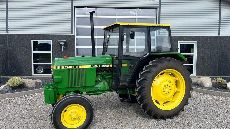 John Deere 2040 Med nye dæk hele vejen rundt - Tractor: foto 1 John Deere 2040 Med nye dæk hele vejen rundt - Tractor: foto 1