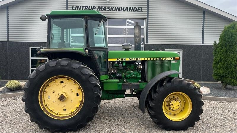 Tractor John Deere 4450 med 7,6L motor: foto 7 Tractor John Deere 4450 med 7,6L motor: foto 7
