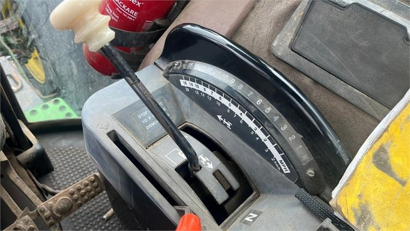 Tractor John Deere 4450 med 7,6L motor: foto 6 Tractor John Deere 4450 med 7,6L motor: foto 6