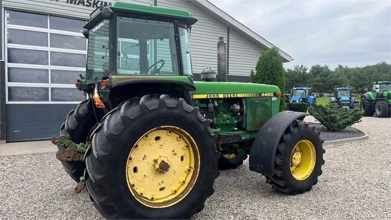 Tractor John Deere 4450 med 7,6L motor: foto 12 Tractor John Deere 4450 med 7,6L motor: foto 12