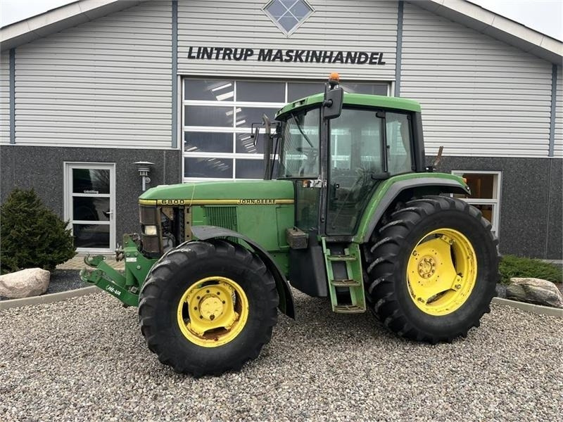 John Deere 6800 Med frontlift. - Tractor: foto 1 John Deere 6800 Med frontlift. - Tractor: foto 1