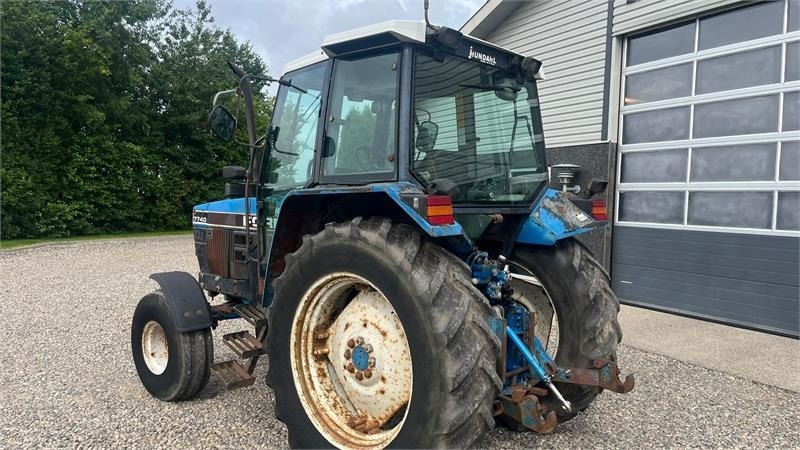 New Holland 7740 SLE Turbo Handy 2wd traktor - Tractor: foto 3 New Holland 7740 SLE Turbo Handy 2wd traktor - Tractor: foto 3